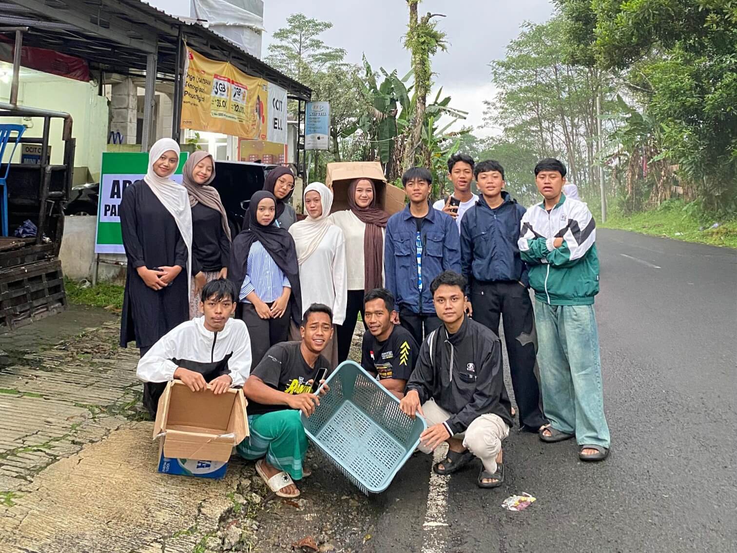Dokumentasi kegiatan sosial dan bagi takjil Gempala
